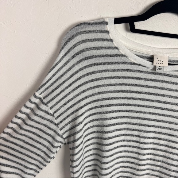 A New Day striped top lightweight sweater - Picture 4 of 9